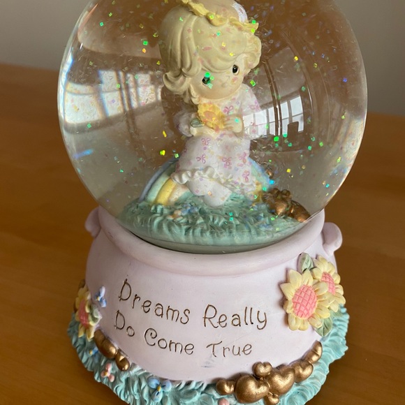 Precious Moments Snow Globe